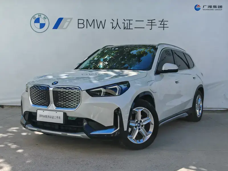2025 BMW iX1 с пробегом 27 000 км