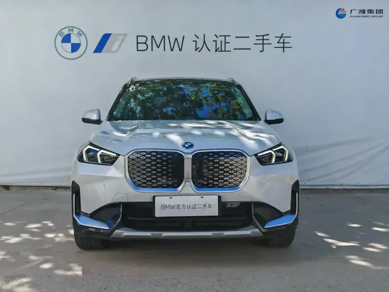 2025 BMW iX1 с пробегом 27 000 км