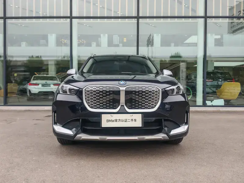 2025 BMW iX1 с пробегом 22 000 км