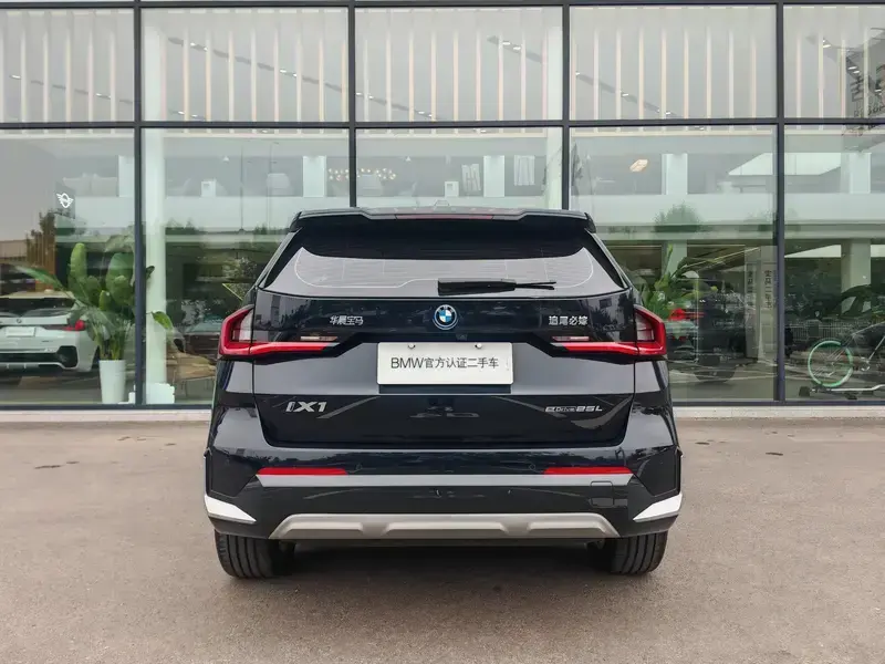 2025 BMW iX1 с пробегом 22 000 км