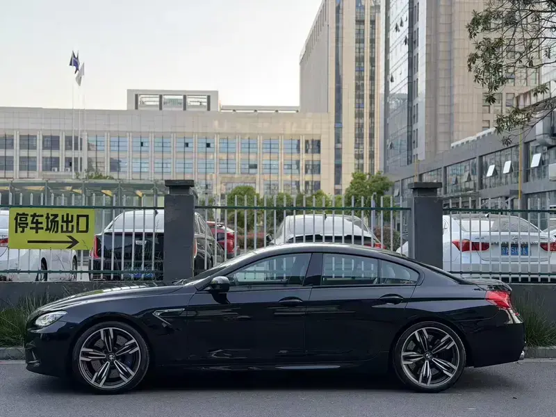 2013 BMW M6 с пробегом 100 000 км