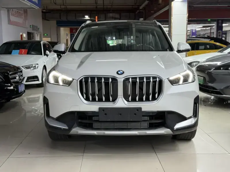 2025 BMW X1 с пробегом 1 800 км