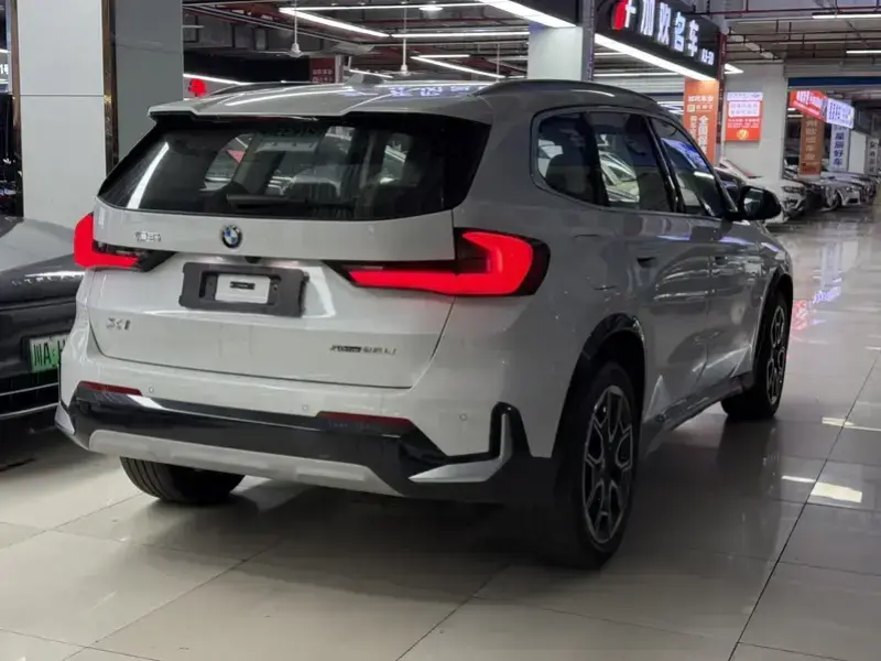 2025 BMW X1 с пробегом 1 800 км