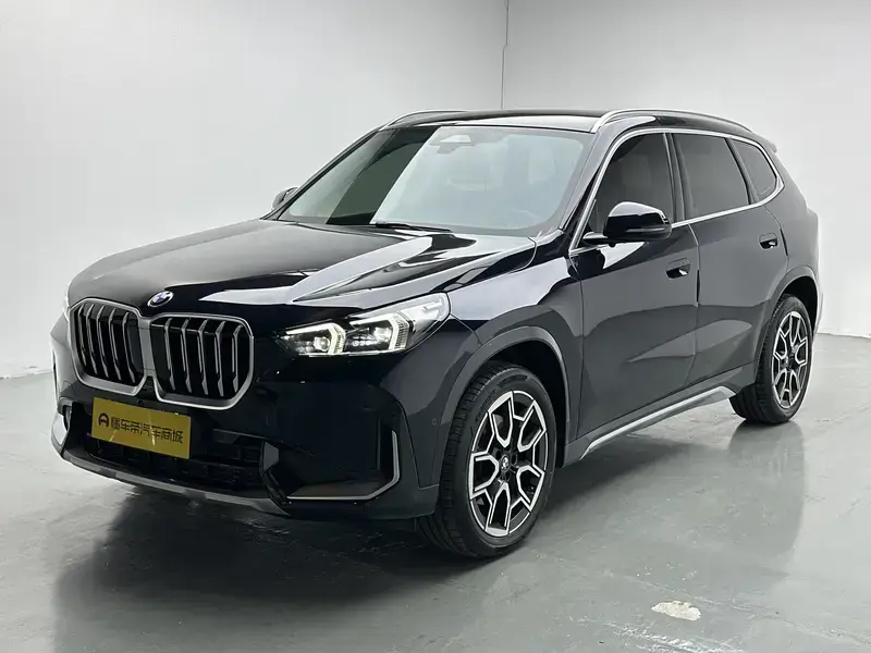 2025 BMW X1 с пробегом 13 800 км