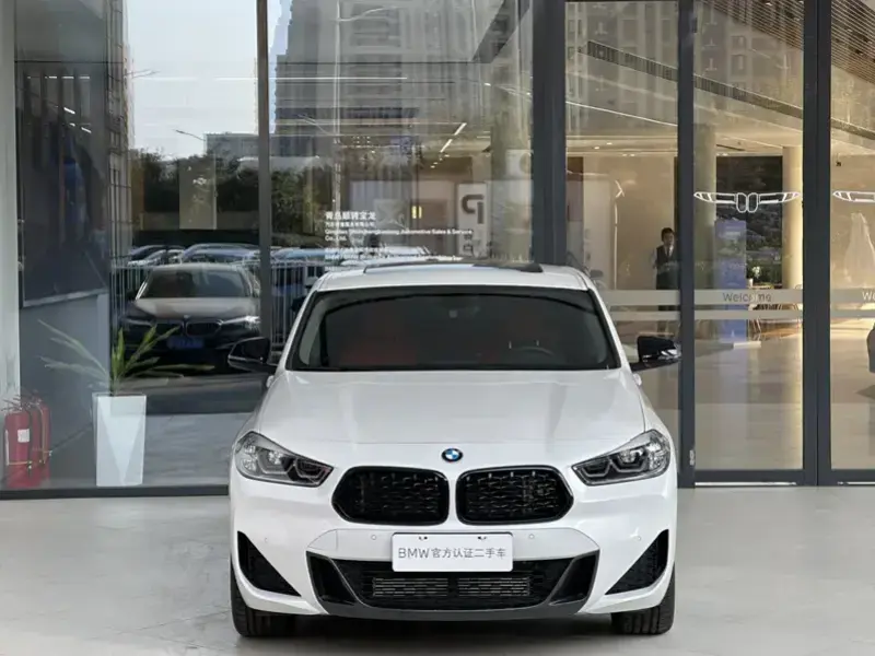2023 BMW X2 с пробегом 4 000 км