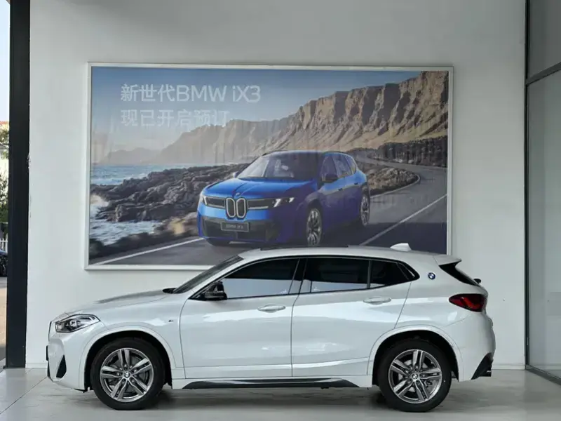 2023 BMW X2 с пробегом 4 000 км