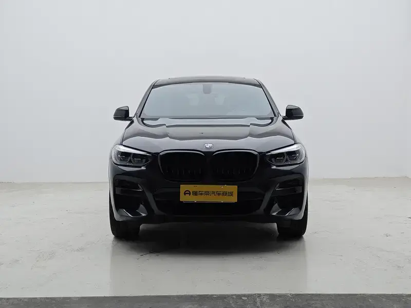 2021 BMW X4 с пробегом 77 900 км