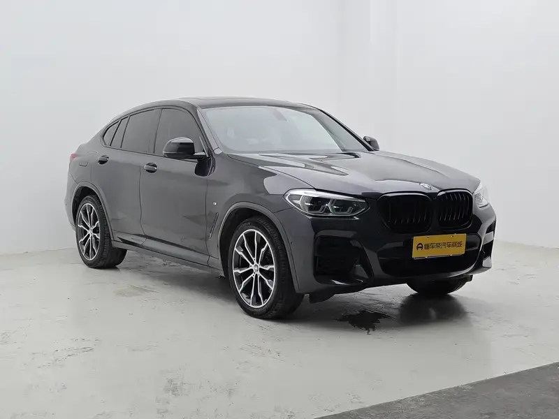 2021 BMW X4 с пробегом 77 900 км