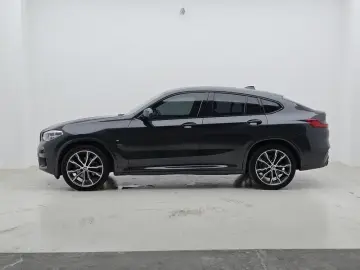 2021 BMW X4 с пробегом 77 900 км