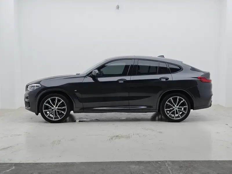 2021 BMW X4 с пробегом 77 900 км