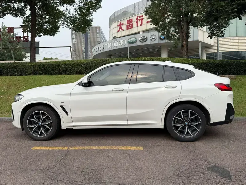 2022 BMW X4 с пробегом 65 000 км