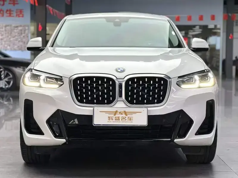 2022 BMW X4 с пробегом 18 000 км