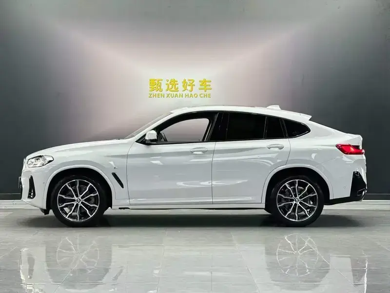 2022 BMW X4 с пробегом 18 000 км