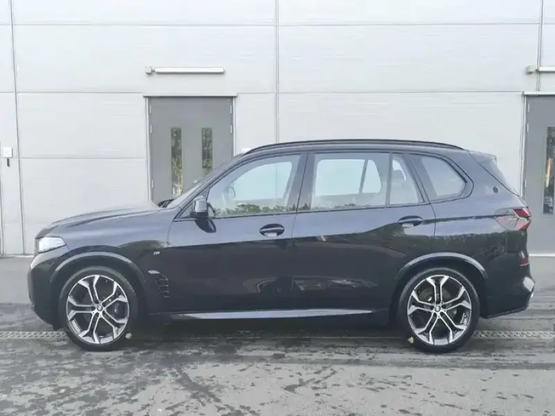 2025 BMW X5 с пробегом 90 000 км