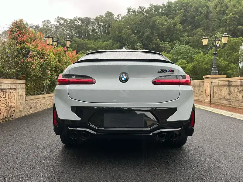 2022 BMW X4 M с пробегом 9 700 км