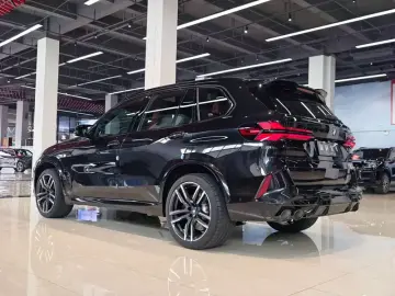 2023 BMW X5 M с пробегом 2 300 км