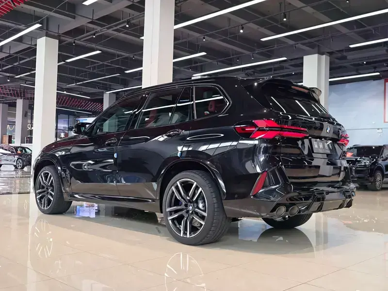2023 BMW X5 M с пробегом 2 300 км