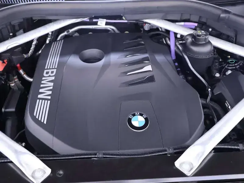 2023 BMW X6 с пробегом 28 200 км