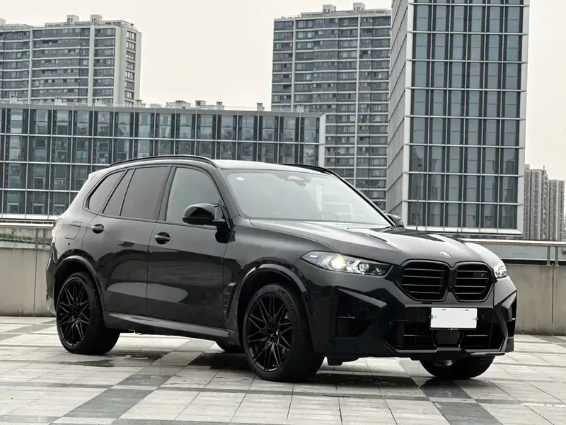 2025 BMW X5 M с пробегом 24 000 км