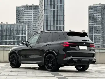 2025 BMW X5 M с пробегом 24 000 км