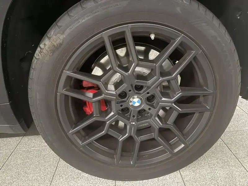 2023 BMW XM с пробегом 8 500 км