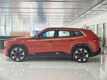 2023 BMW XM с пробегом 18 800 км