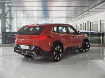 2023 BMW XM с пробегом 18 800 км