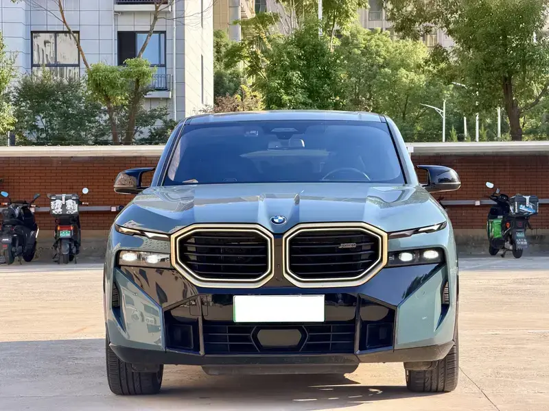 2023 BMW XM с пробегом 150 000 км