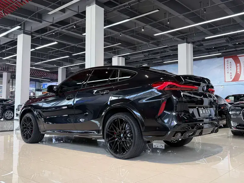 2023 BMW X6 M с пробегом 5 000 км