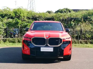 2023 BMW XM с пробегом 18 700 км