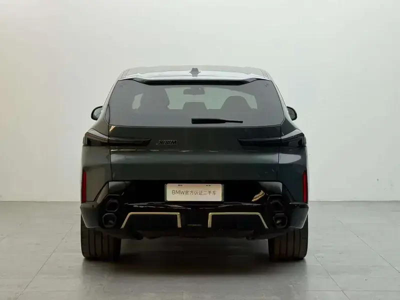 2023 BMW XM с пробегом 12 000 км