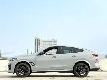 2023 BMW X6 M с пробегом 10 000 км