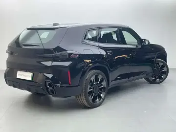 2023 BMW XM с пробегом 8 500 км