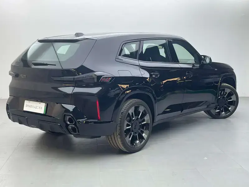 2023 BMW XM с пробегом 8 500 км