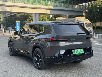 2023 BMW XM с пробегом 30 000 км