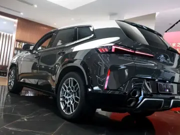 2023 BMW XM с пробегом 100 км