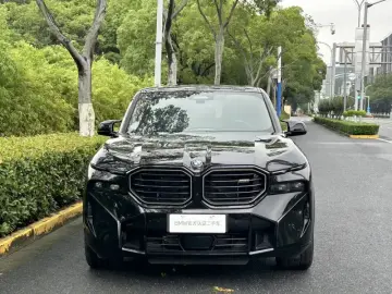 2023 BMW XM с пробегом 1 000 км