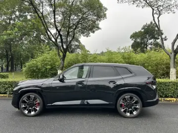 2023 BMW XM с пробегом 1 000 км