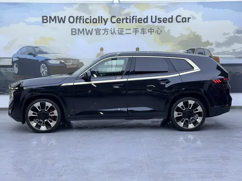 2023 BMW XM с пробегом 22 000 км