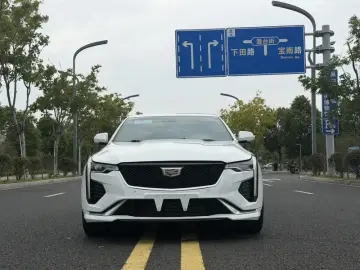 2020 Cadillac CT4 с пробегом 55 000 км