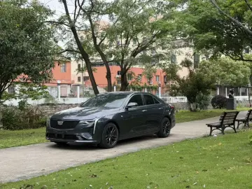 2022 Cadillac CT4 с пробегом 40 000 км