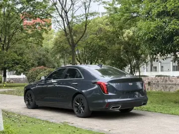 2022 Cadillac CT4 с пробегом 40 000 км