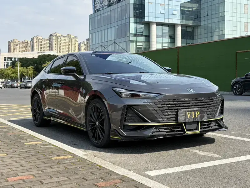 2022 Changan UNI-V с пробегом 20 000 км