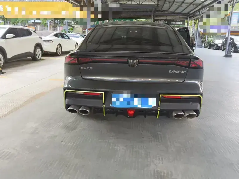 2022 Changan UNI-V с пробегом 40 000 км
