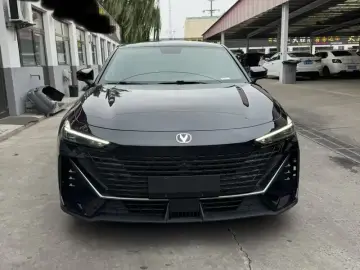 2023 Changan UNI-V с пробегом 30 000 км