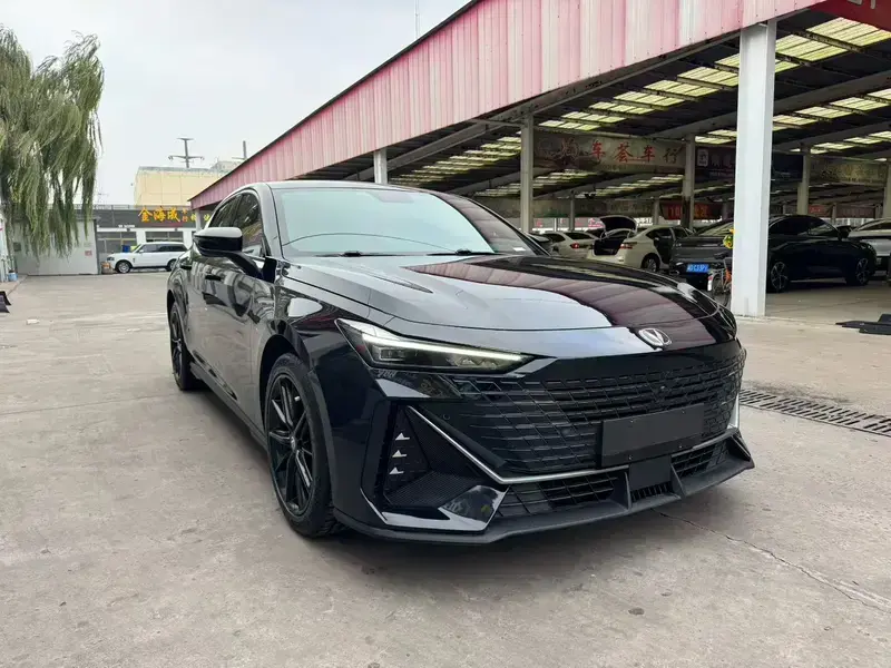 2023 Changan UNI-V с пробегом 30 000 км