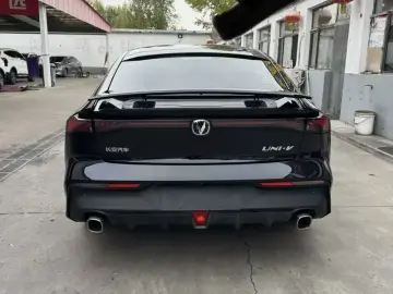 2023 Changan UNI-V с пробегом 30 000 км