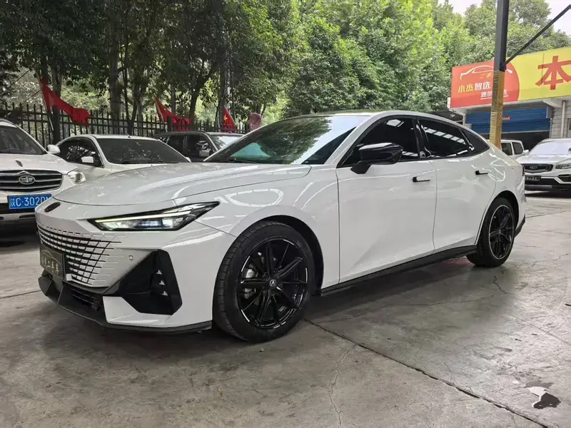 2023 Changan UNI-V с пробегом 56 000 км