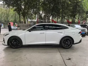 2023 Changan UNI-V с пробегом 56 000 км