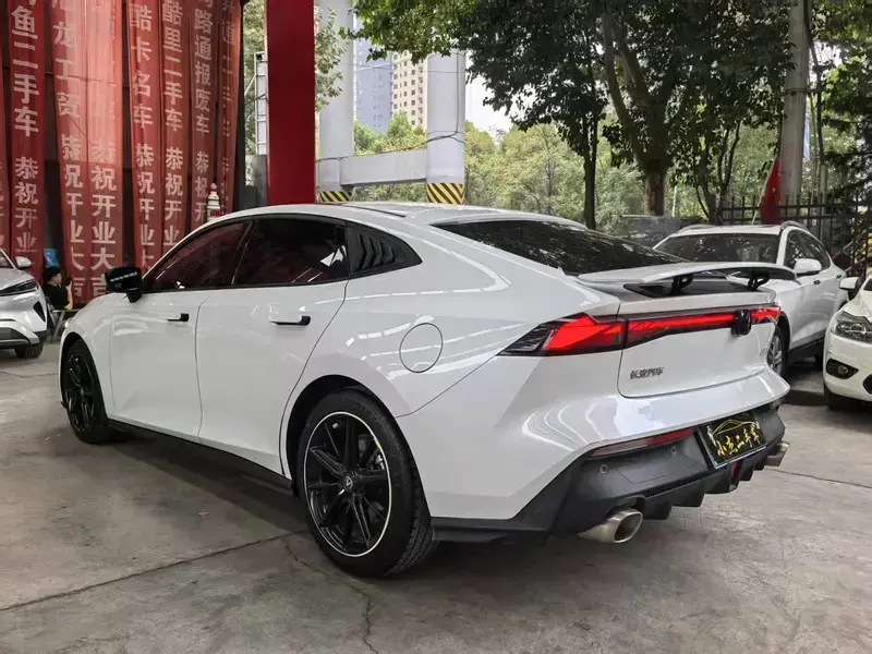 2023 Changan UNI-V с пробегом 56 000 км